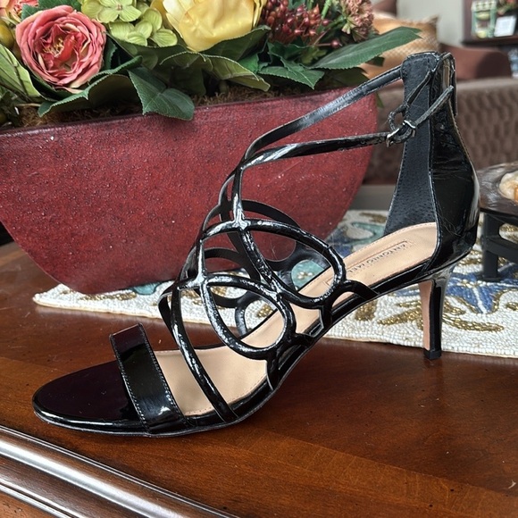 Antonio Melani Patent Leather Black Peep Toe Pumps Sling Back Heels w/ Back Zip - Picture 14 of 16